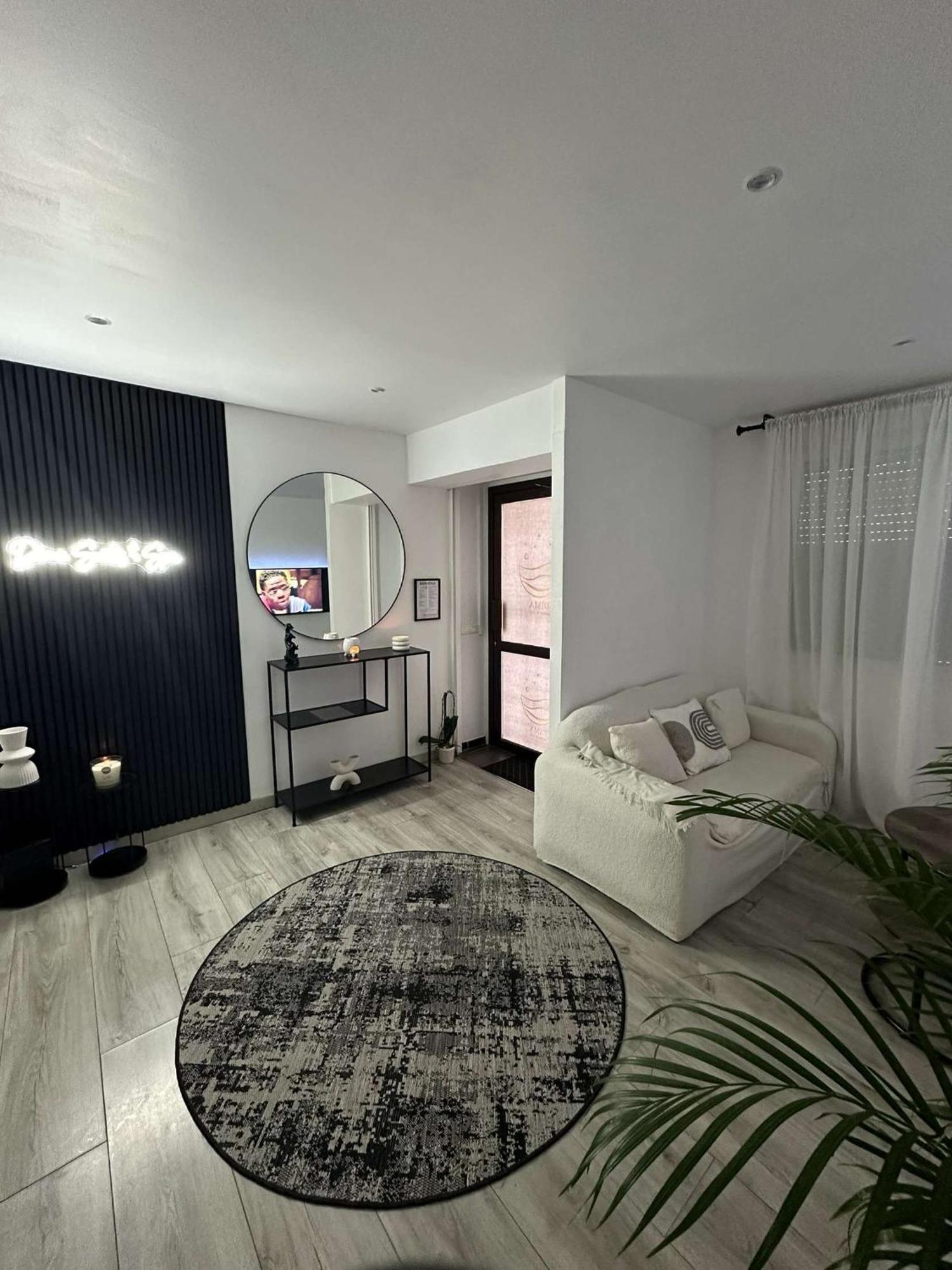 Dima Jacuzzi Privatif Apartment *